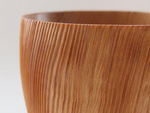 画像をギャラリービューアに読み込む, 屋久杉 三代目原款亮 樹齢千年の年輪を触れて味わう浮造りフリーカップ