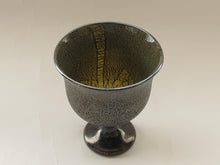 画像をギャラリービューアに読み込む, ガラス黒薩摩 宮澤裕明 桜島灰銀箔金彩ワイングラス