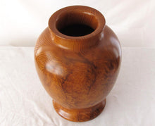 画像をギャラリービューアに読み込む, 屋久杉 現代の名工・二代目原款亮 壺(花生)内刳り仕上げ