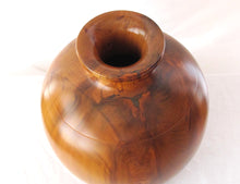 画像をギャラリービューアに読み込む, 屋久杉 現代の名工・二代目原款亮 壺(花生)飾筋入り