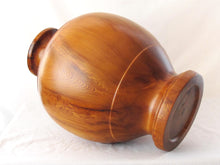 画像をギャラリービューアに読み込む, 屋久杉 現代の名工・二代目原款亮 壺(花生)飾筋入り