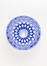 Load image into Gallery viewer, 江戸切子 鍋谷總 ぐい呑蕾 青