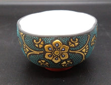 画像をギャラリービューアに読み込む, 九谷焼 仲田錦玉 盛金青粒宝相華梅型小盃