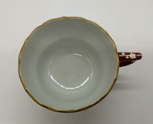 Load image into Gallery viewer, 京焼・清水焼 雙楽窯 赤地銀彩花蝶紋コーヒー碗皿