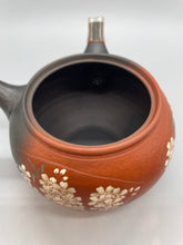 画像をギャラリービューアに読み込む, 常滑焼 益規 朱窯変扇桜彫急須 340cc 木箱入
