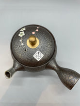 画像をギャラリービューアに読み込む, 常滑焼 昭龍 金つまみ紅白梅急須 セラメッシュ茶こし 180cc