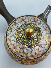 画像をギャラリービューアに読み込む, 常滑焼 玉光 黒泥丸型総金彩桜 セラメッシュ茶こし