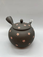 画像をギャラリービューアに読み込む, 常滑焼 玉光 黒泥丸型桜ちらし急須 セラメッシュ茶こし