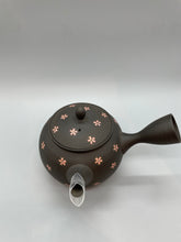 画像をギャラリービューアに読み込む, 常滑焼 玉光 黒泥丸型桜ちらし急須 セラメッシュ茶こし