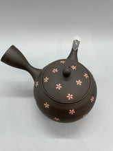 画像をギャラリービューアに読み込む, 常滑焼 玉光 黒泥丸型桜ちらし急須 セラメッシュ茶こし