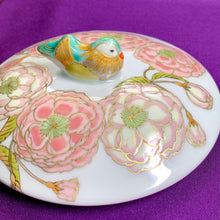 画像をギャラリービューアに読み込む, 有田焼 香仁 八重桜とオシドリのボンボニエール