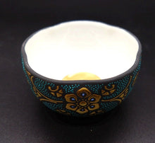 画像をギャラリービューアに読み込む, 九谷焼 仲田錦玉 盛金青粒宝相華梅型小盃