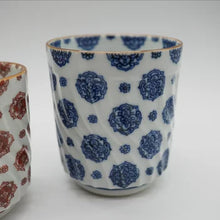 画像をギャラリービューアに読み込む, 京焼・清水焼 叶松谷 染付赤絵花更紗夫婦湯呑 組湯呑