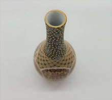 Load image into Gallery viewer, 京焼・清水焼 空女 華薩摩花入れ