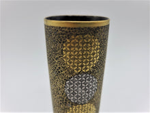 Load image into Gallery viewer, 京焼・清水焼 空女 華薩摩黒地筒杯