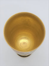 Load image into Gallery viewer, 京焼・清水焼 空女 華薩摩花金馬上杯