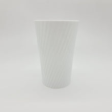 画像をギャラリービューアに読み込む, 有田焼 中尾純 白磁線彫カップ