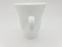 画像をギャラリービューアに読み込む, 有田焼 中尾純 白磁五方ひねりマグカップ