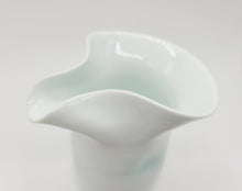 画像をギャラリービューアに読み込む, 有田焼 照井一玄 青白磁 片口(バオバブ)