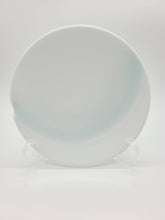 画像をギャラリービューアに読み込む, 有田焼 照井一玄 青白磁水もよう 6寸皿