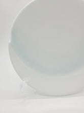 画像をギャラリービューアに読み込む, 有田焼 照井一玄 青白磁水もよう 6寸皿