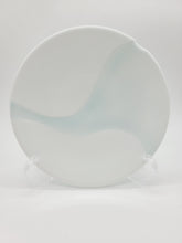 画像をギャラリービューアに読み込む, 有田焼 照井一玄 青白磁水もよう 6寸皿