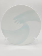 画像をギャラリービューアに読み込む, 有田焼 照井一玄 青白磁水もよう 6寸皿