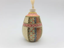 Load image into Gallery viewer, 京焼・清水焼 空女 華薩摩桜小紋振り出し