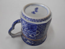 画像をギャラリービューアに読み込む, 京焼・清水焼 高野昭阿弥 染付祥瑞木瓜花カップ&ソーサー