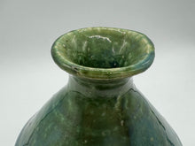 Load image into Gallery viewer, 京焼・清水焼 木野 織部面取お預け酒器