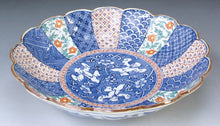 Load image into Gallery viewer, 京焼・清水焼 高野昭阿弥 色絵祥瑞唐子菊型七寸鉢