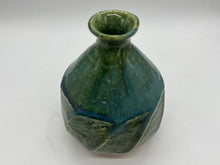 Load image into Gallery viewer, 京焼・清水焼 木野 織部面取お預け酒器