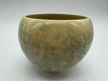 Load image into Gallery viewer, 京焼・清水焼 土渕陶あん(陶あん窯) 花結晶お茶呑茶碗