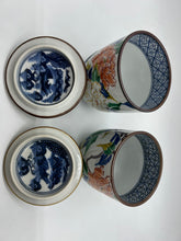 将图片加载到图库查看器,京焼・清水焼 山本壹楽(壹楽窯) 色彩牡丹蓋付組湯呑