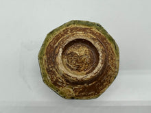 Load image into Gallery viewer, 京焼・清水焼 木野 織部面取お預け酒器