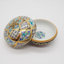 Load image into Gallery viewer, 京焼・清水焼 紀澤 金彩華古紋ボンボニエール