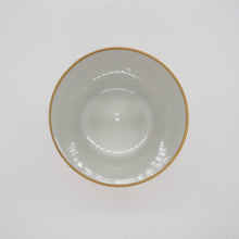 Load image into Gallery viewer, 京焼・清水焼 紀澤 金彩花詰(赤)切立フリーカップ