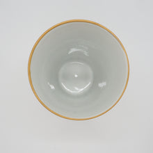 Load image into Gallery viewer, 京焼・清水焼 紀澤 金彩捻花絵(青)口反フリーカップ