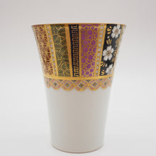 Load image into Gallery viewer, 京焼・清水焼 紀澤 金彩縦縞口反フリーカップ