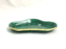 画像をギャラリービューアに読み込む, 京焼・清水焼 今橋炭渓(炭渓窯) 青交趾彫松向皿(小)