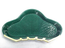 Load image into Gallery viewer, 京焼・清水焼 今橋炭渓(炭渓窯) 青交趾彫松向皿(大)