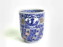 画像をギャラリービューアに読み込む, 京焼・清水焼 加藤雲泉(雲泉窯) 色絵間取牡丹山水捻湯呑