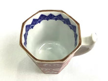 將圖片載入圖庫檢視器 京焼・清水焼 加藤雲泉(雲泉窯) 赤彩二十四文八角マグカップ