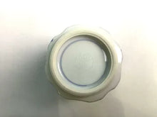 Load image into Gallery viewer, 京焼・清水焼 加藤雲泉(雲泉窯) 赤地蘭人小紋組湯呑