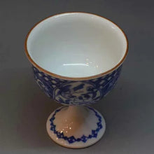 画像をギャラリービューアに読み込む, 京焼・清水焼 加藤雲泉(雲泉窯) 盃 染付草花馬上杯