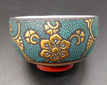 画像をギャラリービューアに読み込む, 九谷焼　仲田錦玉　盛金青粒宝相華梅型小盃
