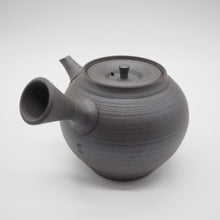 Load image into Gallery viewer, Tokoname pottery Hiroshi Mizuno teapot
